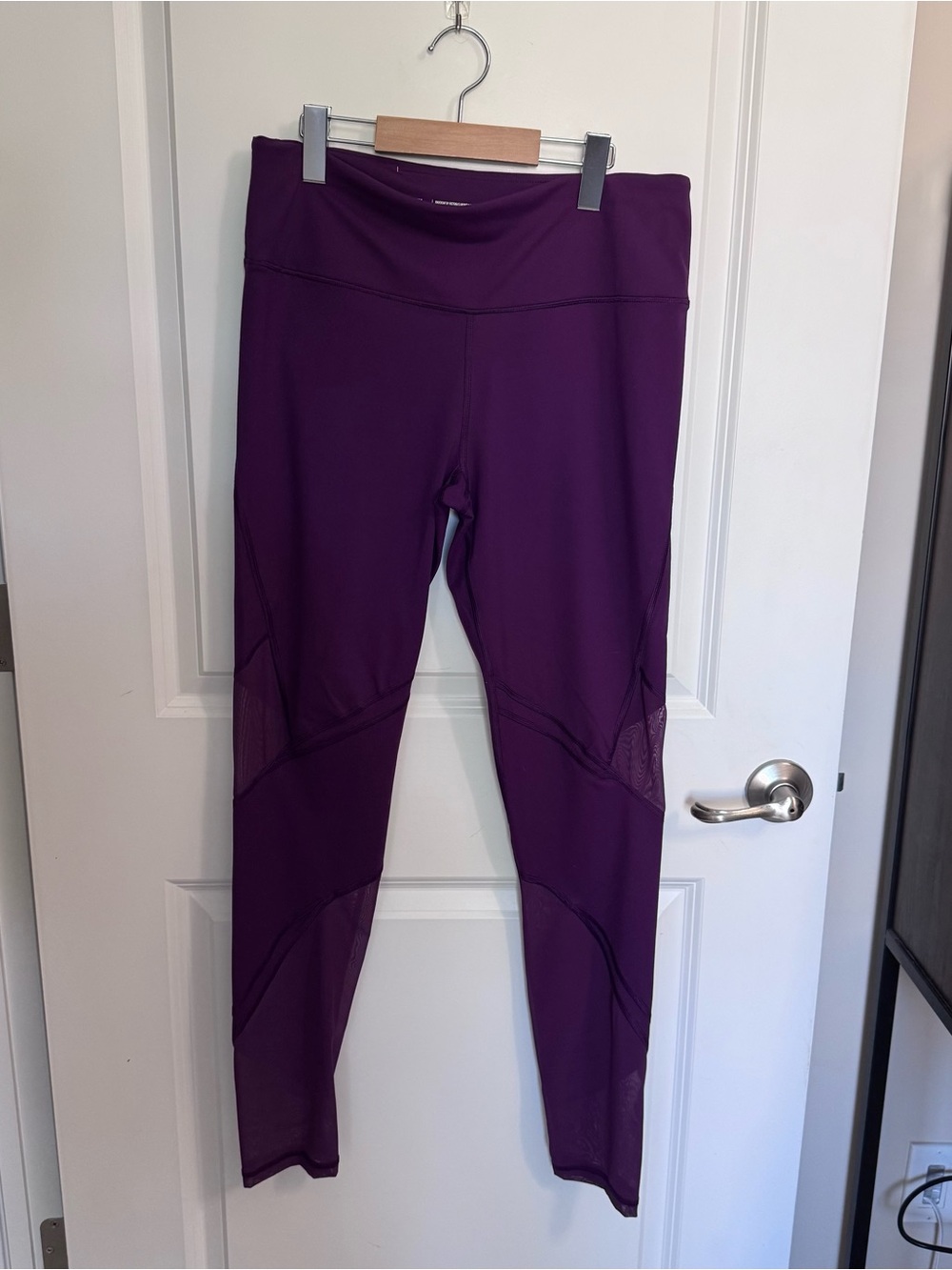Victoria’s Secret Sport Knockout Purple Mesh Leggings L Long